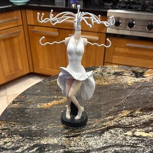 White Sculptural Art Piece with Elegant Design